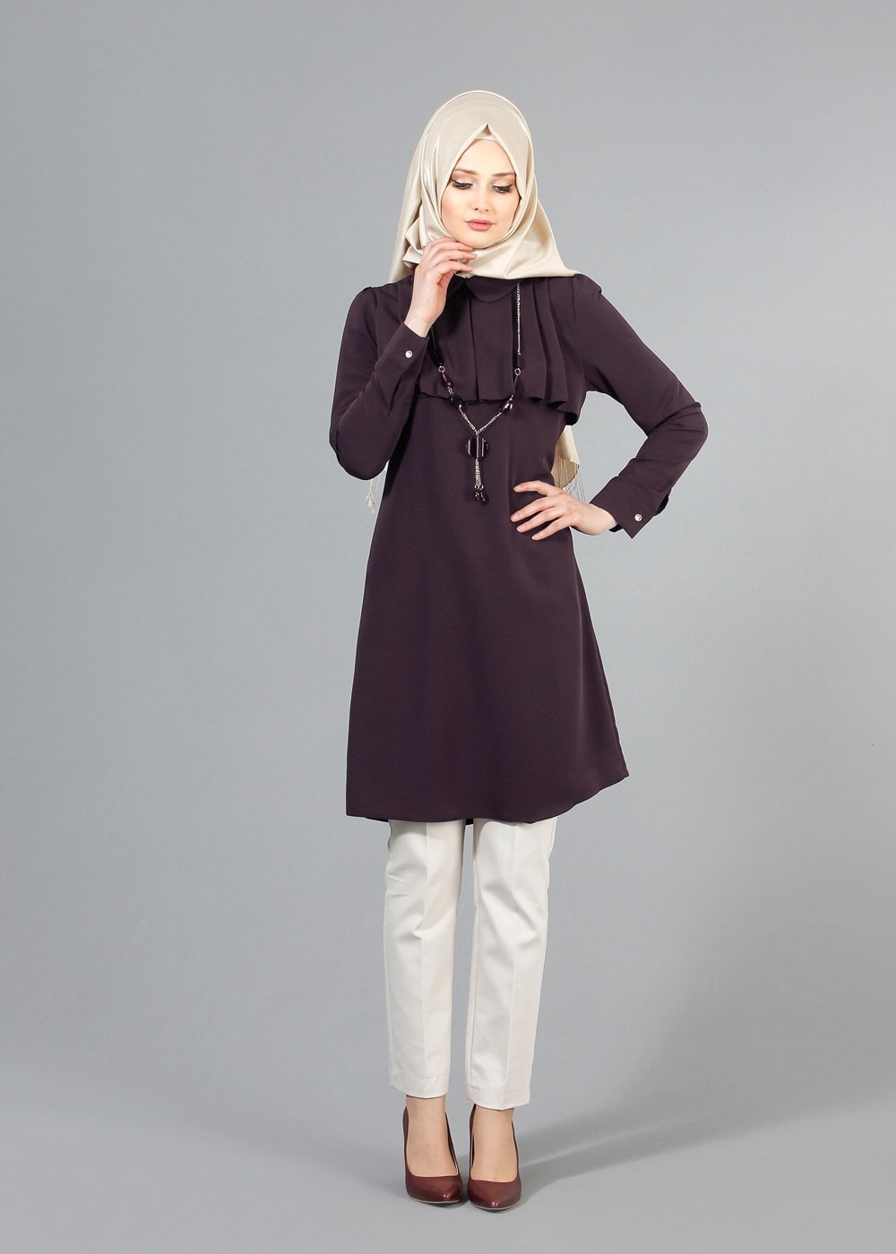 Tesettür giyim MÜRDÜM T 3061 Öztaşgın Bebe Yaka Kolyeli Tunik