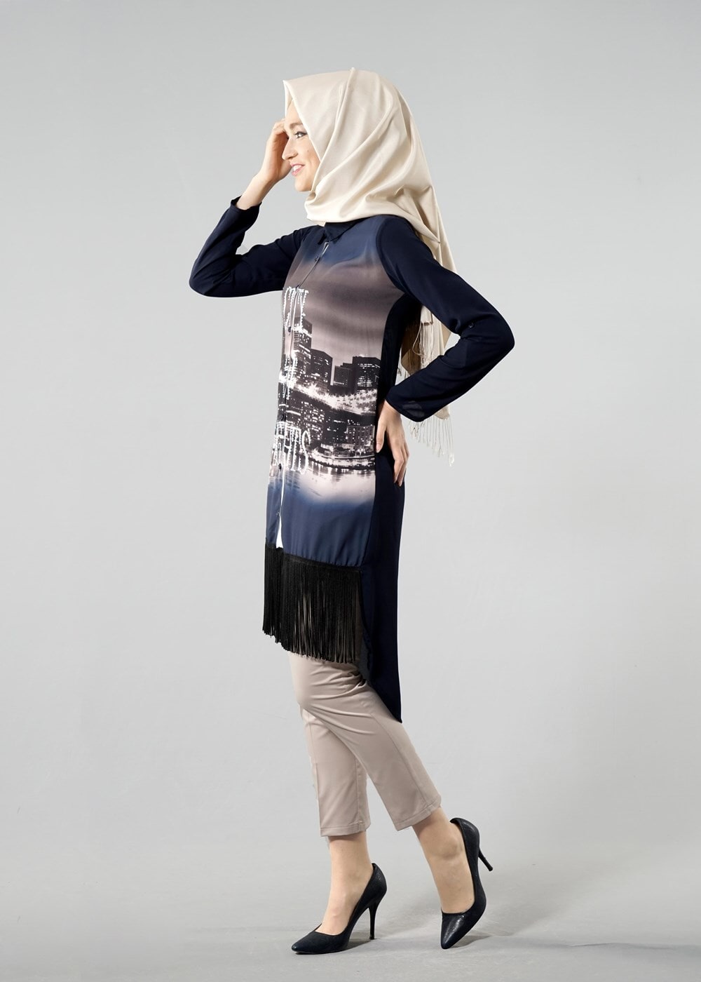 Hijab clothing NAVY BLUE T 1103 PüsQül Dijital Baskı Püsküllü Tunik