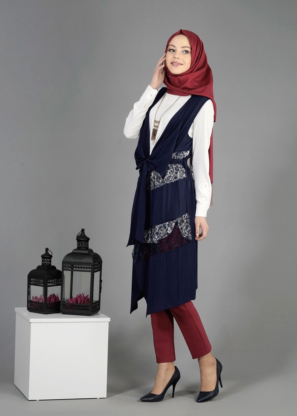 Tesettür giyim LACİVERT FİYONK DETAYLI DANTELLİ YELEK 4740 