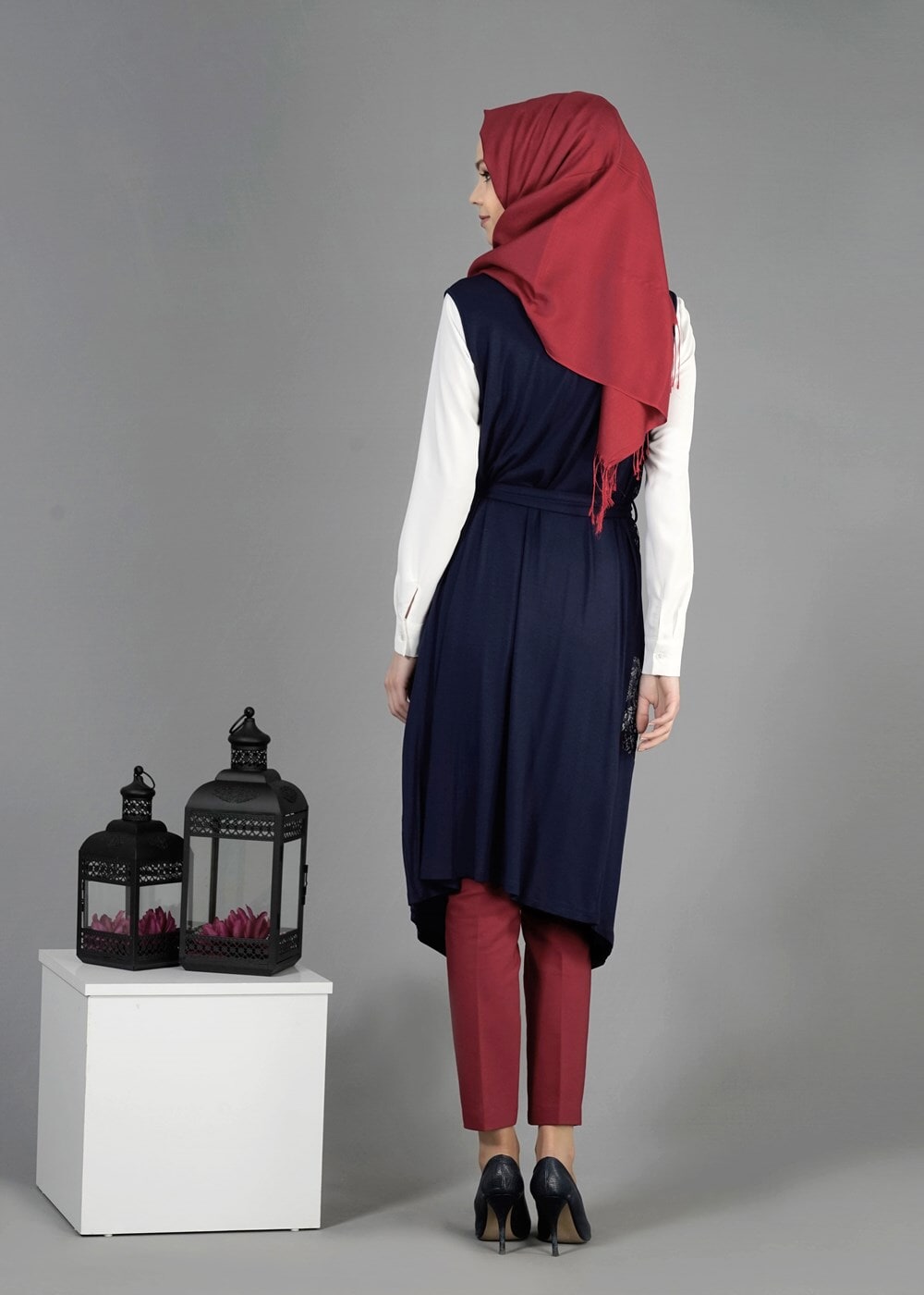 Tesettür giyim LACİVERT FİYONK DETAYLI DANTELLİ YELEK 4740 