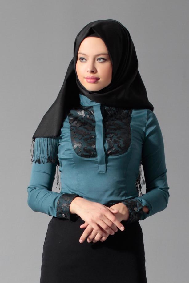 Tesettür giyim YEŞİL GÜPÜR DETAYLI BLUZ 4134  - TRENDTESETTÜR