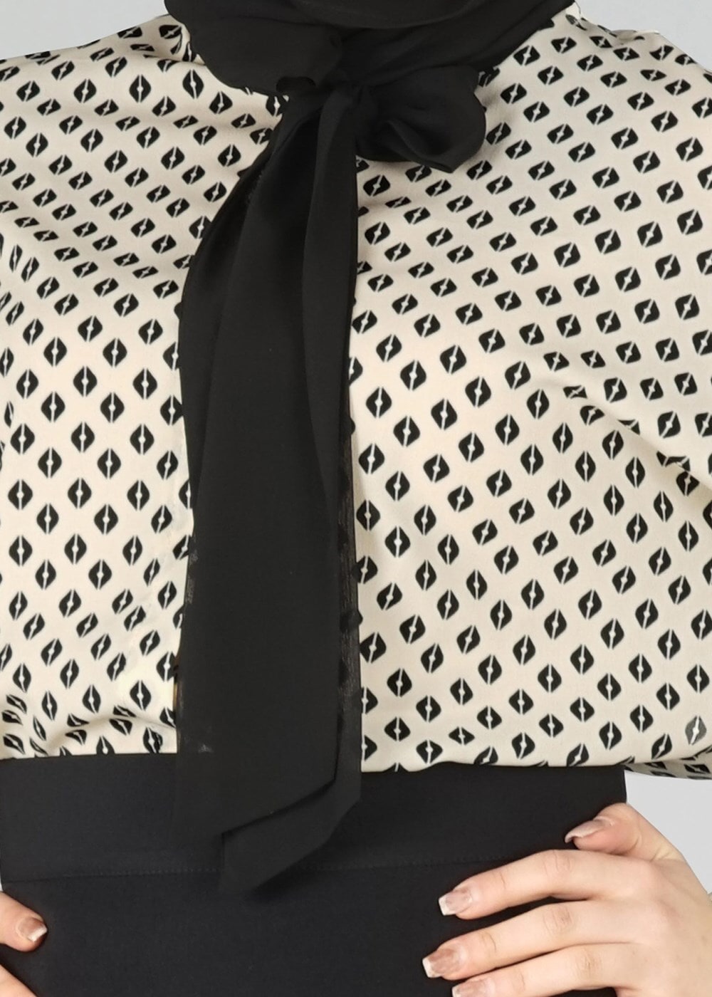 Tesettür giyim KREM DESENLİ BLUZ 4494