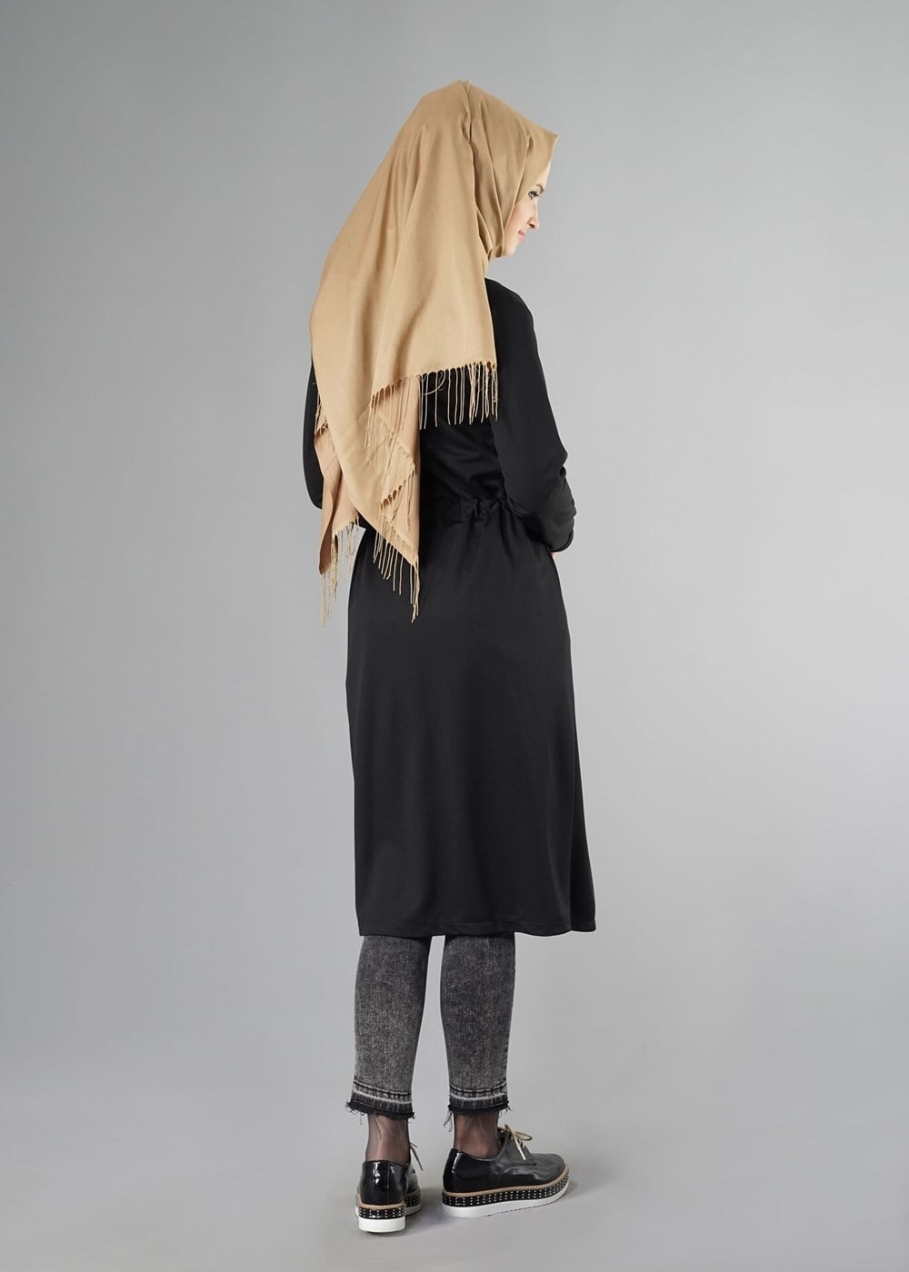 Tesettür giyim SİYAH BELİ BÜZGÜLÜ HIRKA 25504 