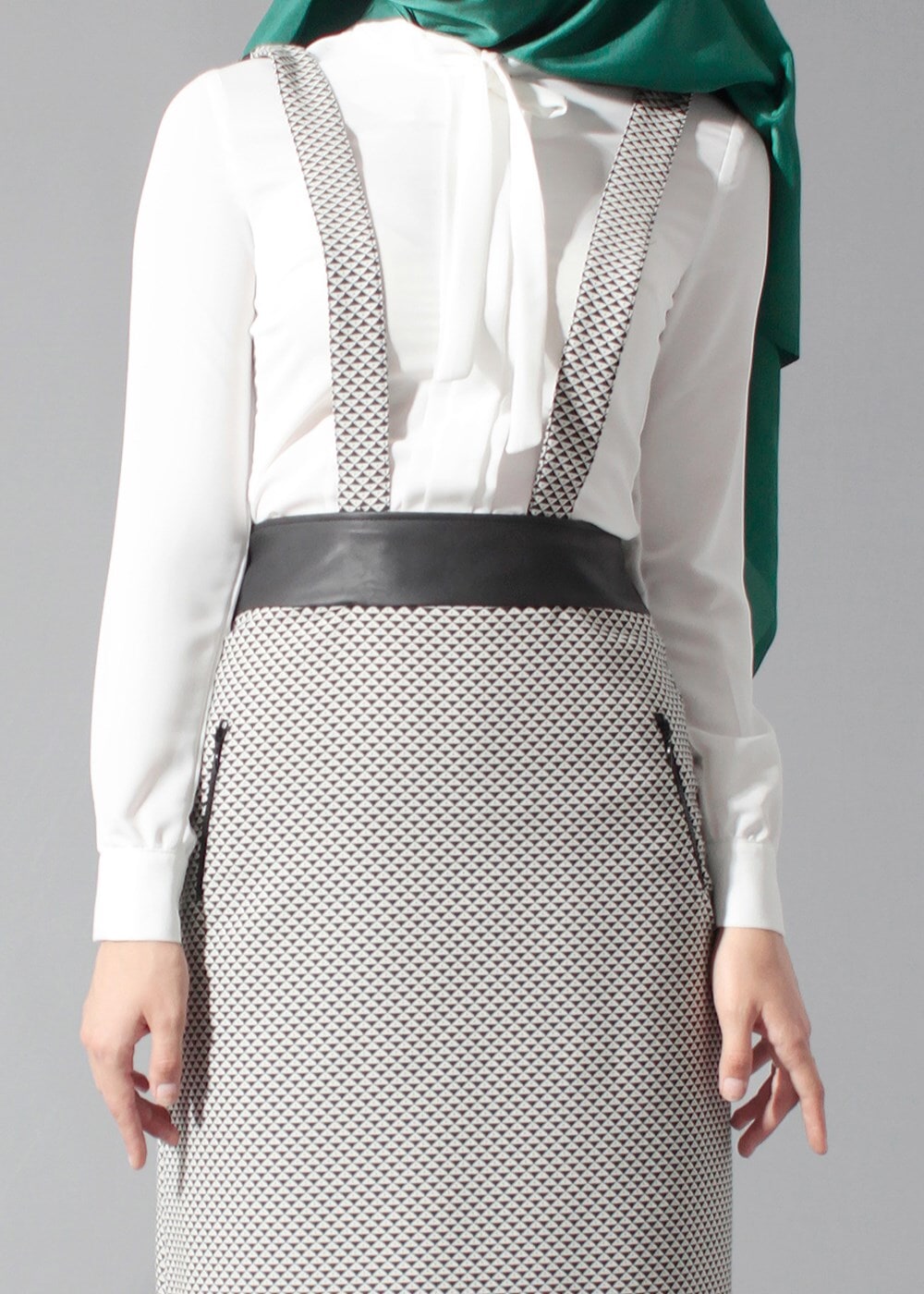 Tesettür giyim SİYAH DÜZ KESİM KEMERLİ ETEK 6802 