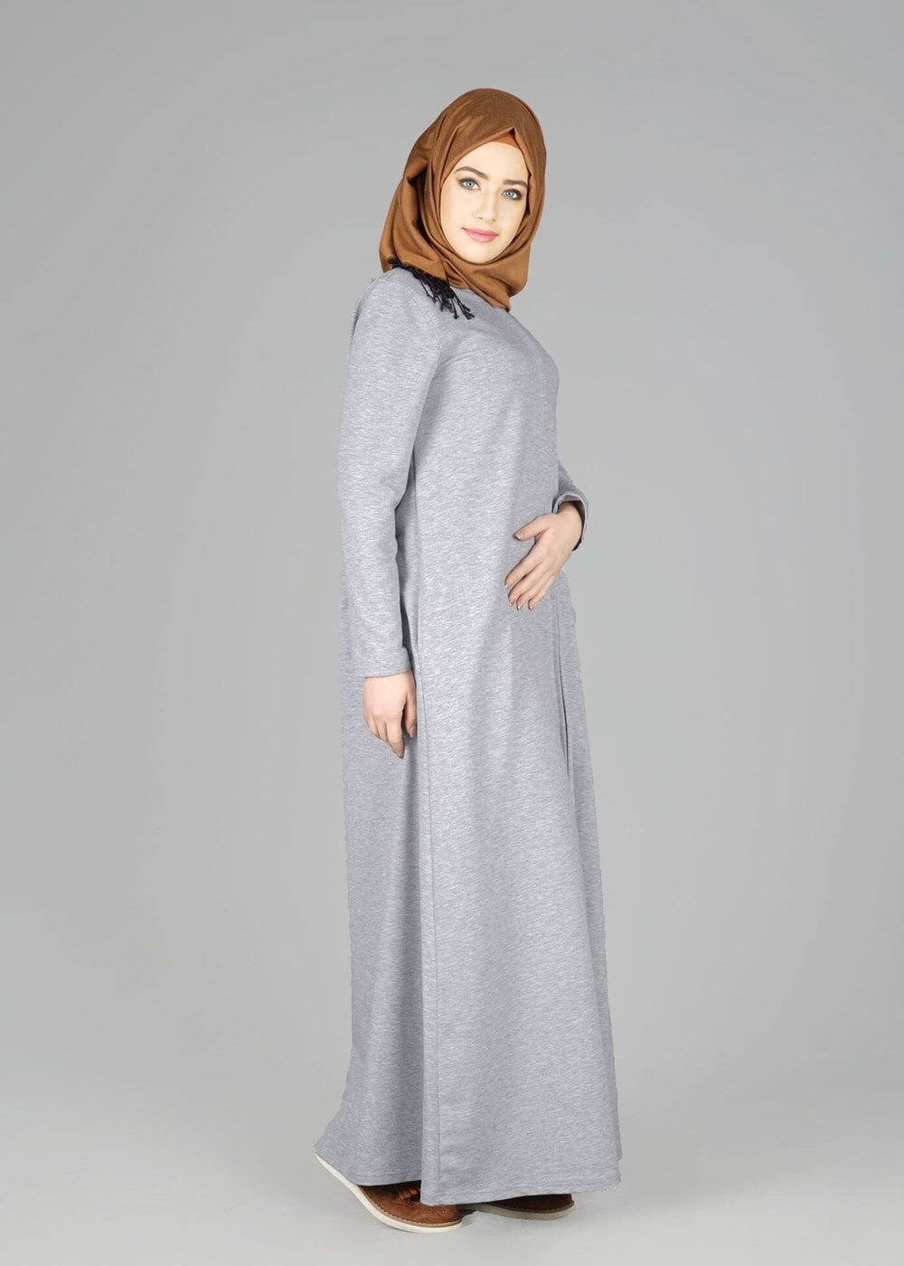 Tesettür giyim GRİ FERMUARLI KAPÜŞONLU FERACE 25106