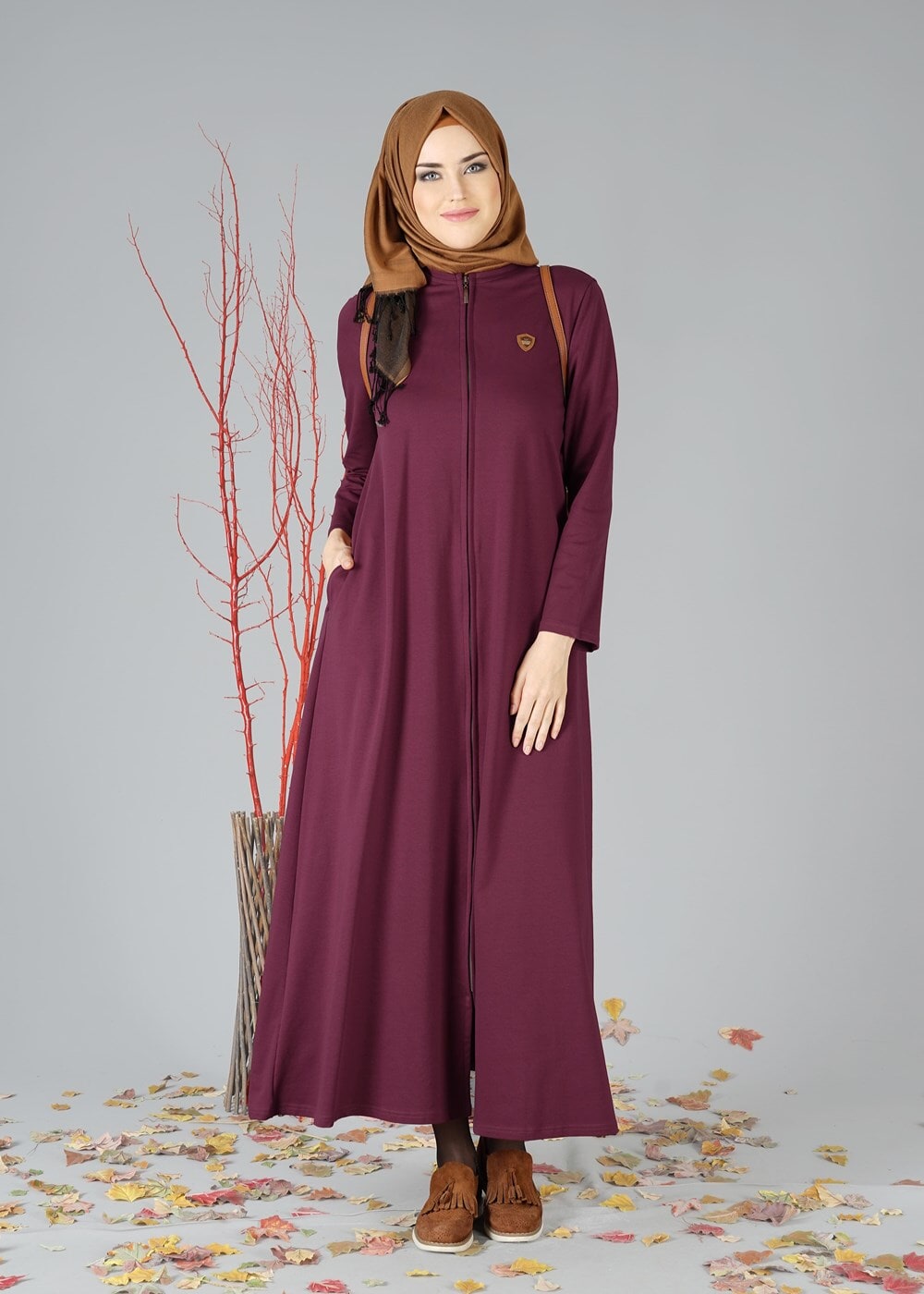 Tesettür giyim BORDO FERMUARLI KAPÜŞONLU FERACE 25106
