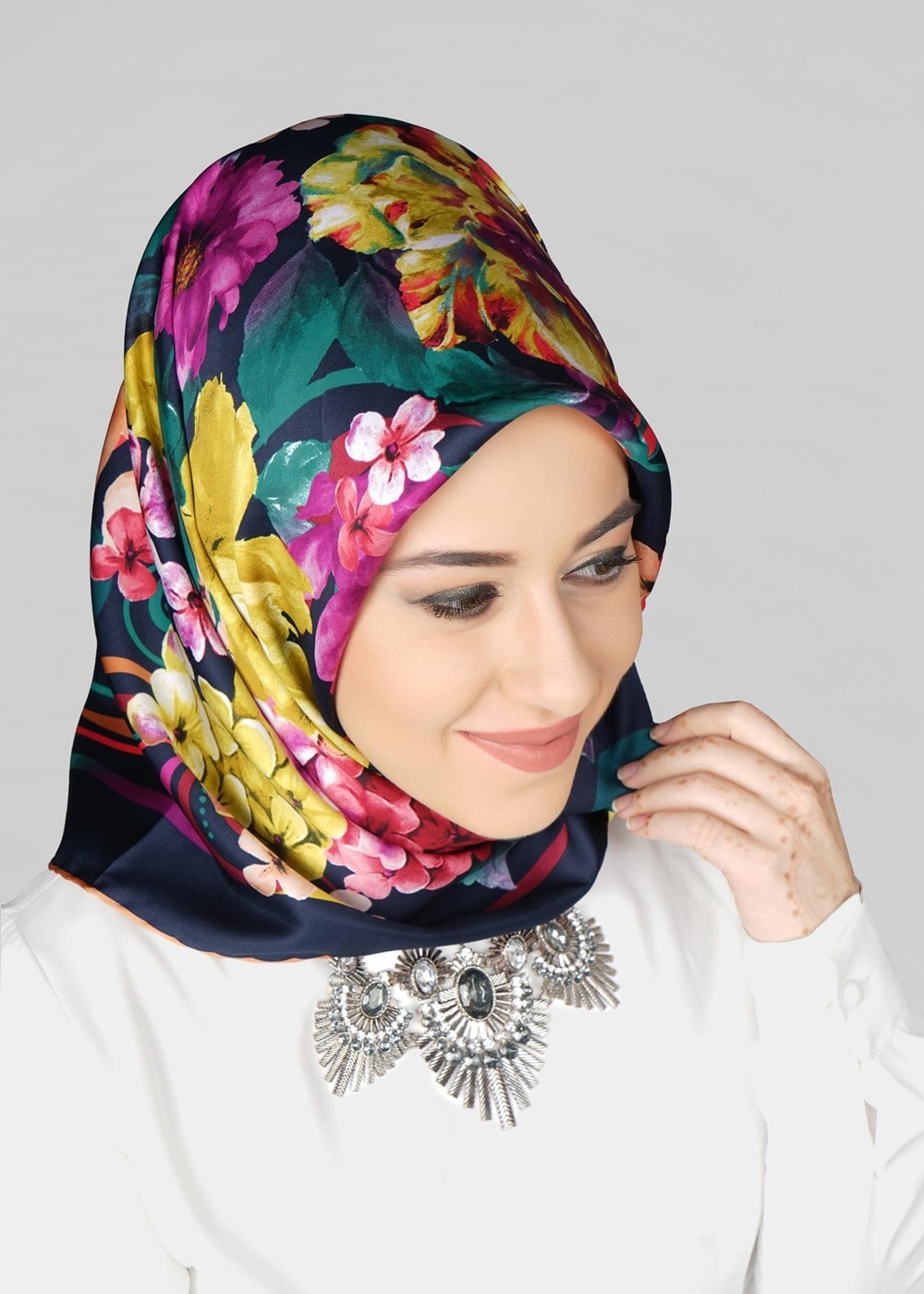 Tesettür giyim TURUNCU T 27642 Piramit Karışık Desenli Esarp