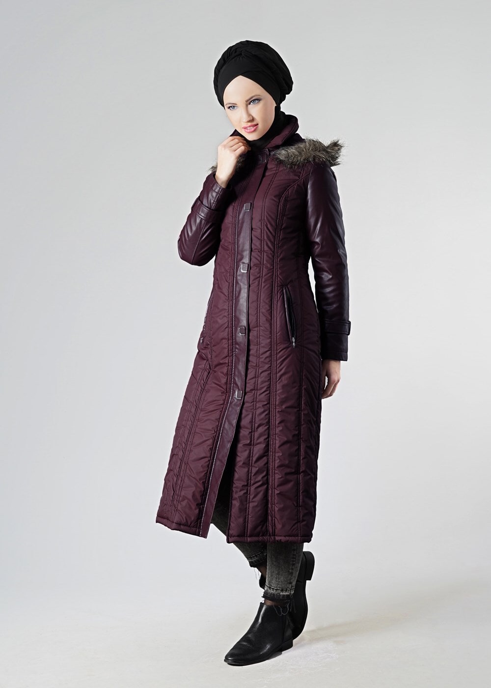 Tesettür giyim BORDO KAPÜŞONLU ŞİŞME KABAN 9361