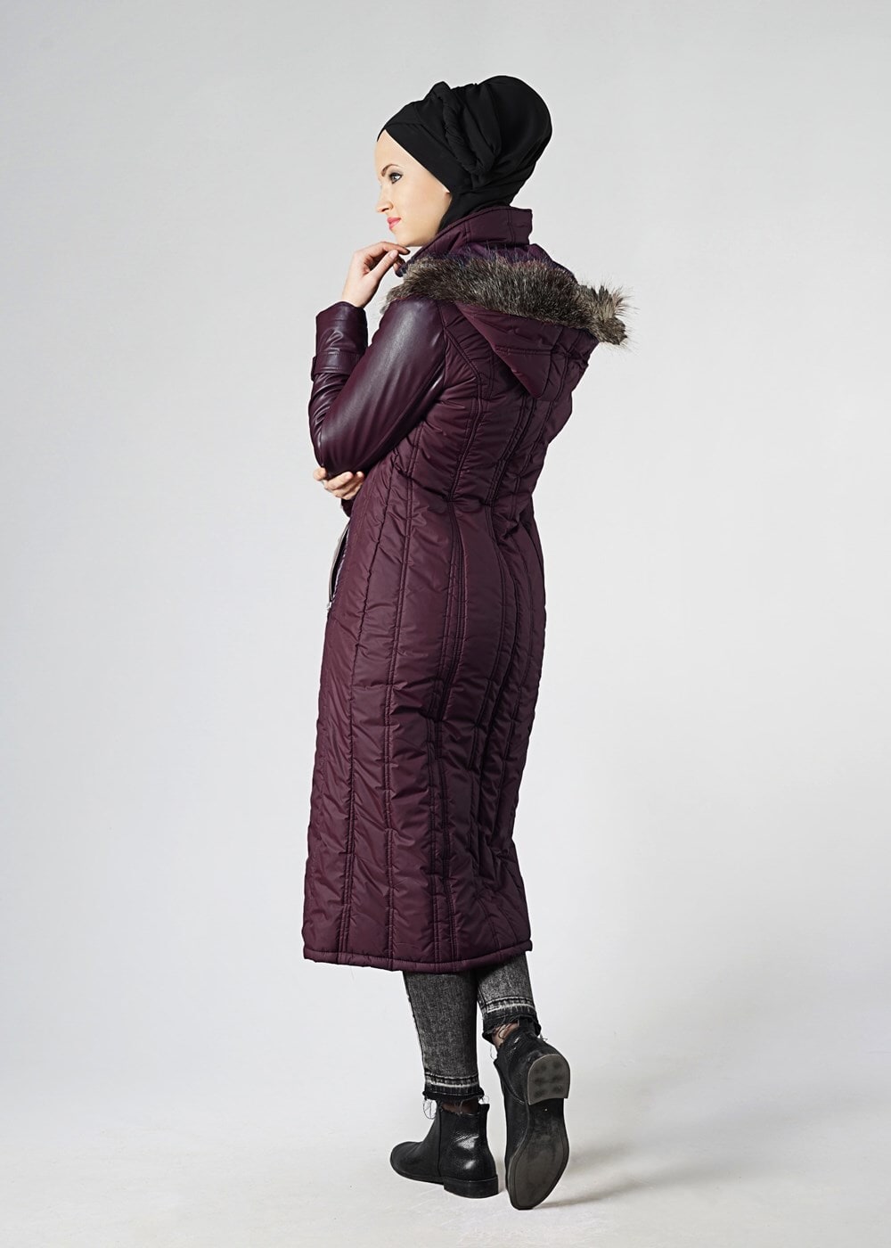 Tesettür giyim BORDO KAPÜŞONLU ŞİŞME KABAN 9361