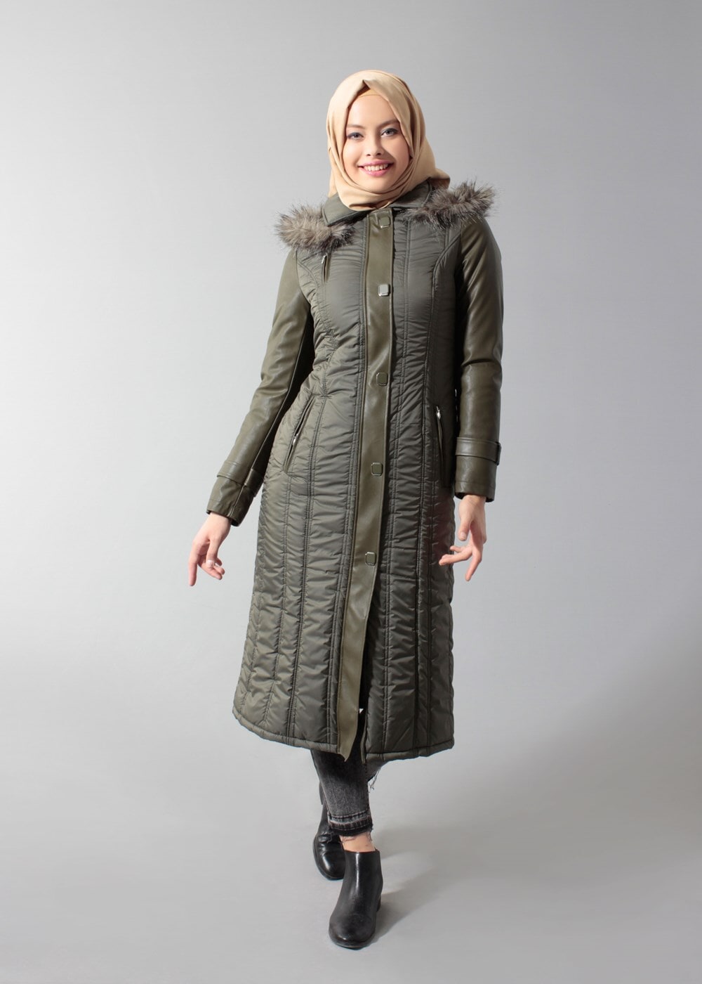 Tesettür giyim HAKİ KAPÜŞONLU ŞİŞME KABAN 9361