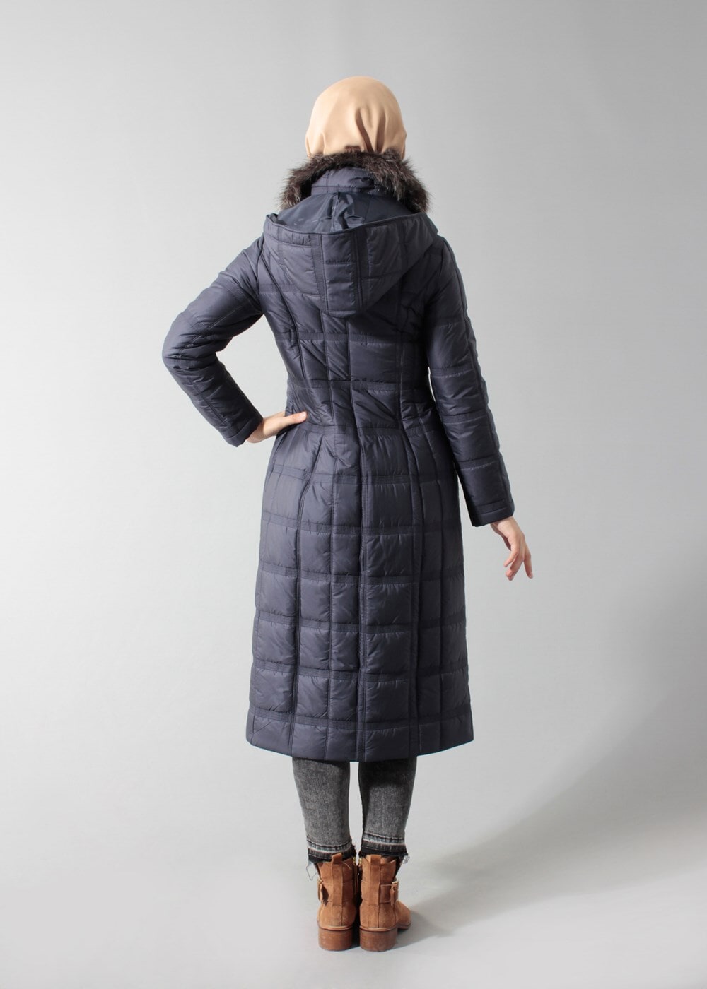 Tesettür giyim LACİVERT KAPÜŞONLU KEMERLİ ŞİŞME KABAN 9376 