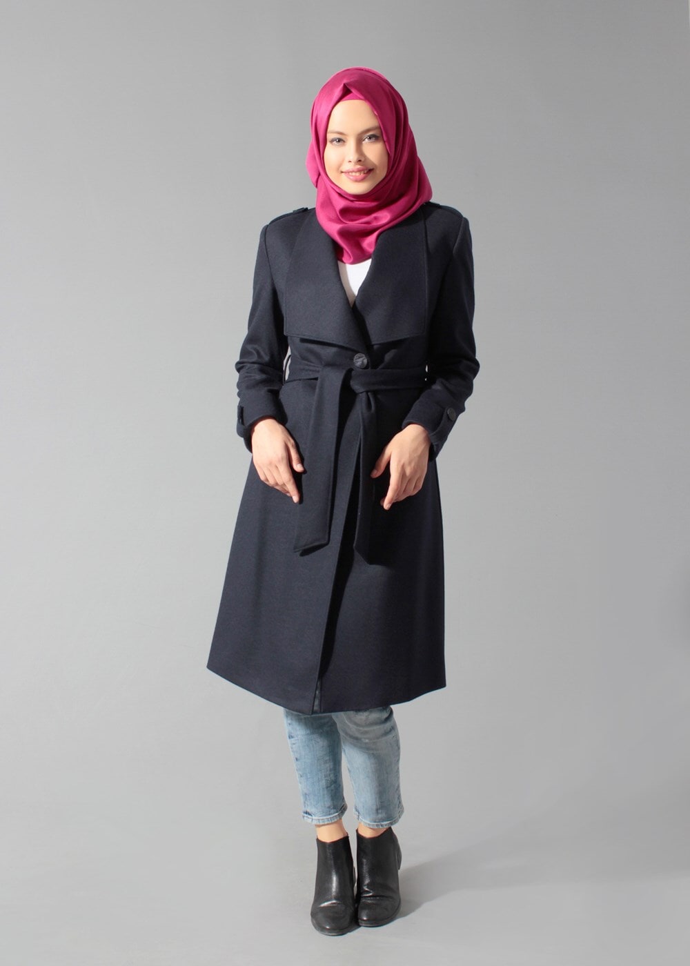 Tesettür giyim LACİVERT KUŞAKLI TEK DÜĞMELİ KABAN 9399