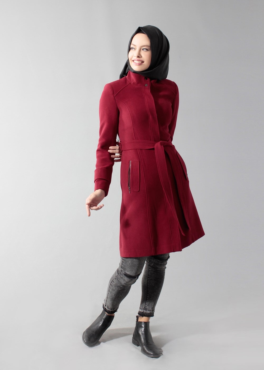 Tesettür giyim BORDO CEPLİ KEMERLİ KABAN 9417