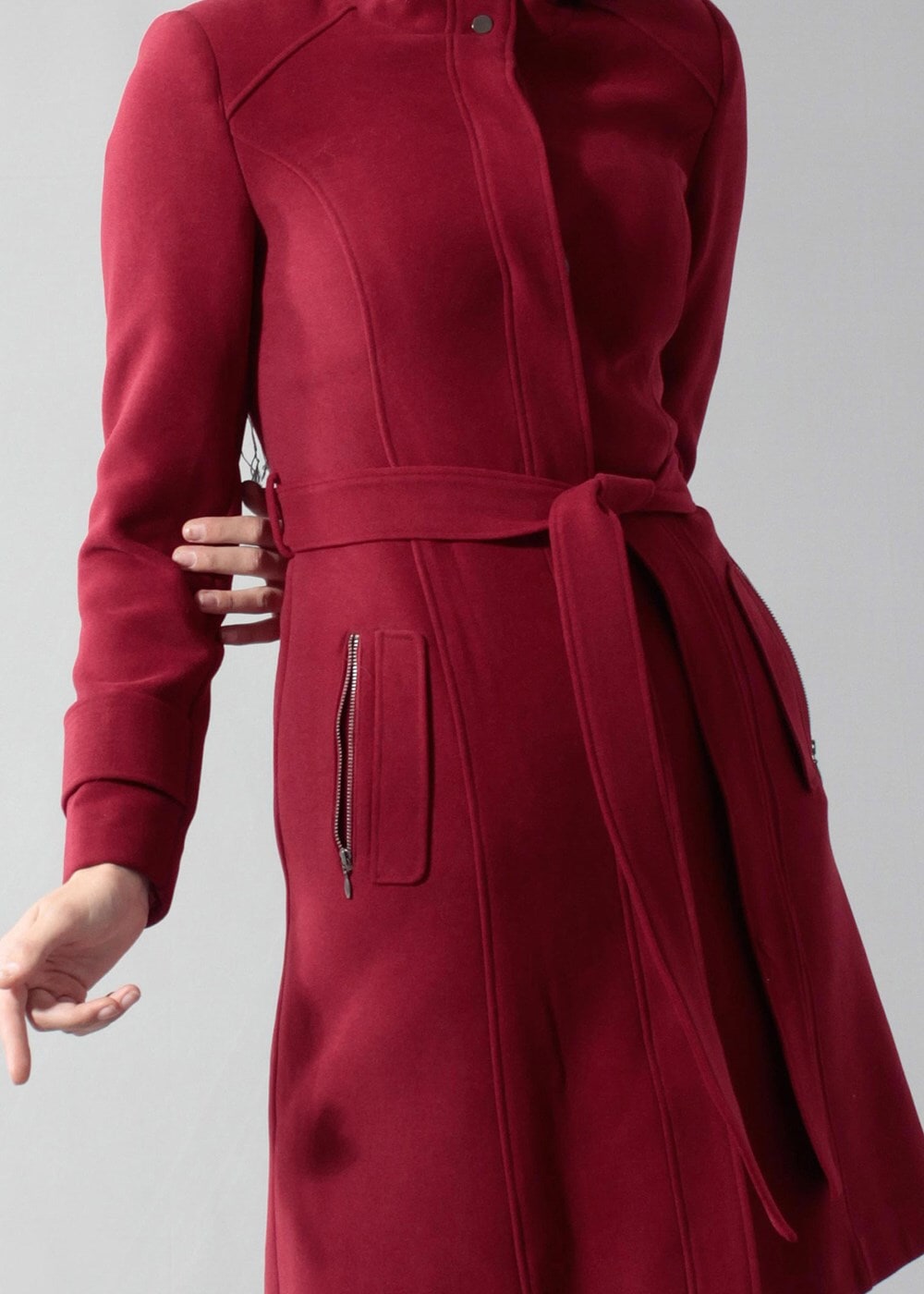 Tesettür giyim BORDO CEPLİ KEMERLİ KABAN 9417