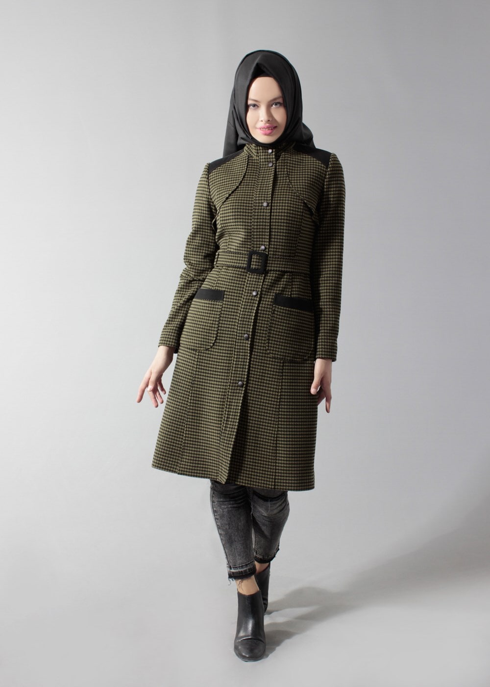 Tesettür giyim YEŞİL KEMERLİ KAZAYAĞI DESENLİ KABAN 9430