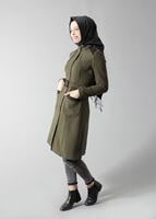 Tesettür giyim YEŞİL KEMERLİ KAZAYAĞI DESENLİ KABAN 9430