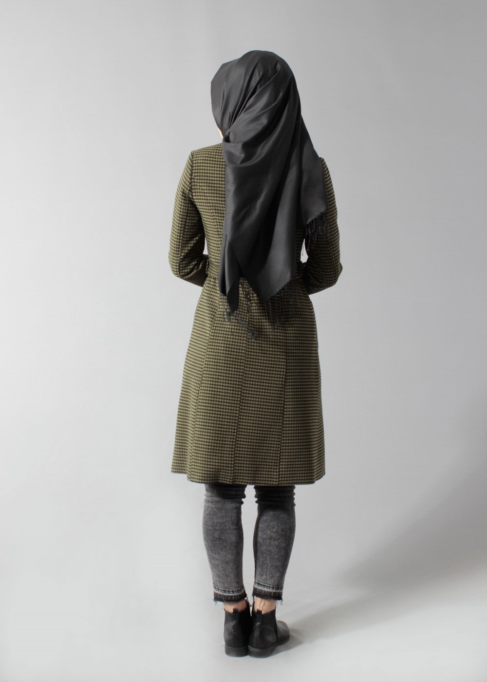 Tesettür giyim YEŞİL KEMERLİ KAZAYAĞI DESENLİ KABAN 9430