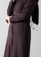 Tesettür giyim SİYAH YAKASI DÜĞMELİ BAĞCIKLI KABAN 9437 