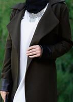 Tesettür giyim HAKİ KUŞAKLI KEÇE KABAN 3466