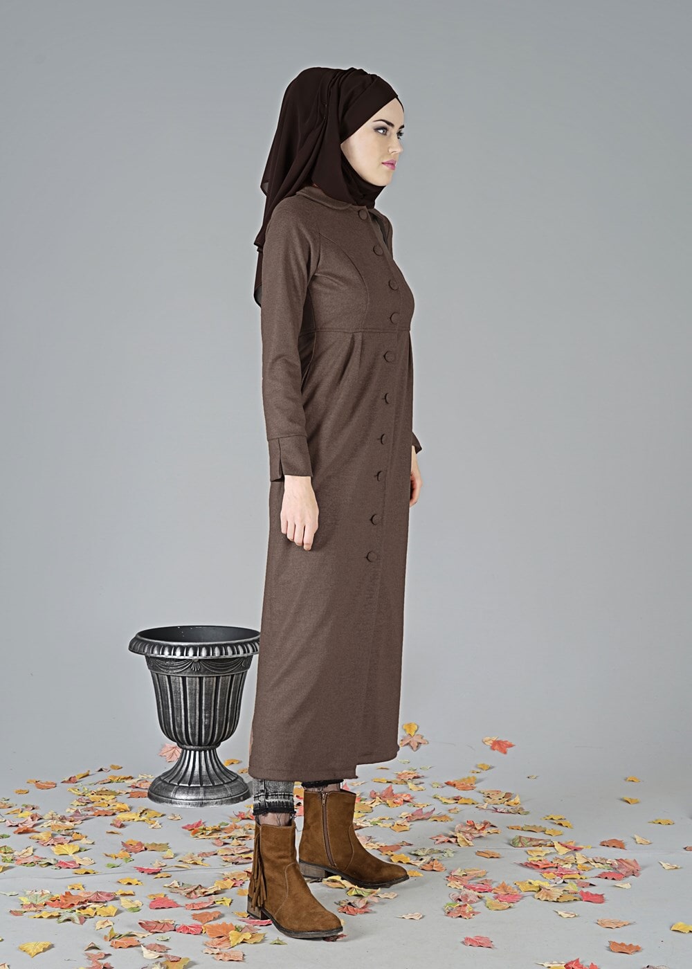Tesettür giyim KAHVE BEBE YAKA DÜĞMELİ KABAN 9011
