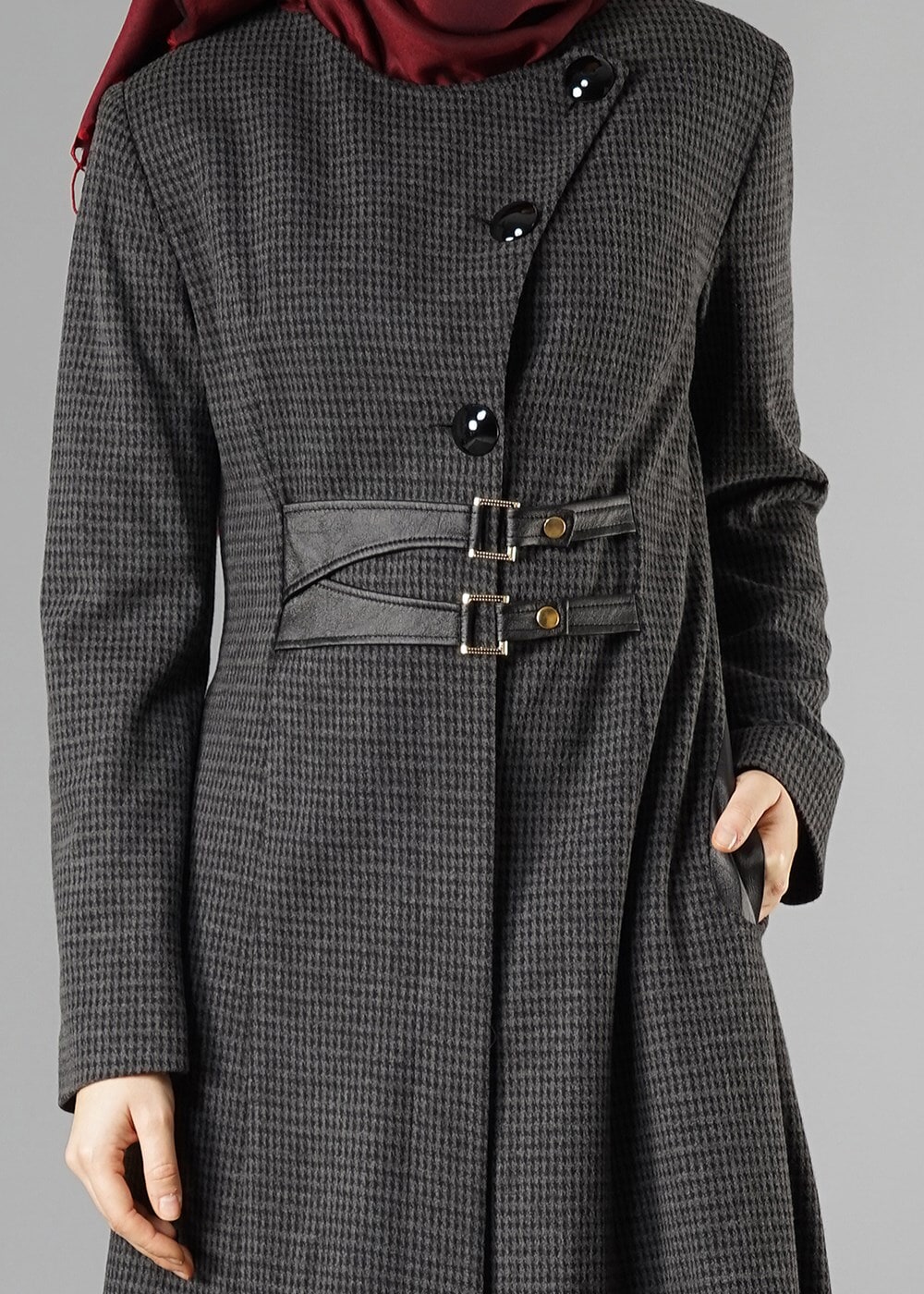 Tesettür giyim GRİ ÇİFT KEMERLİ DÜĞMELİ MANTO 9323 