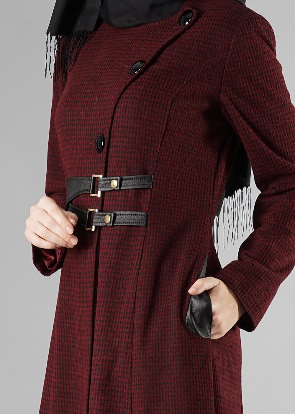 Vêtements hijab ROUGE BORDEAUX MANTEAU À BOUTONNÉ AVEC DEUX CEINTURE  9323