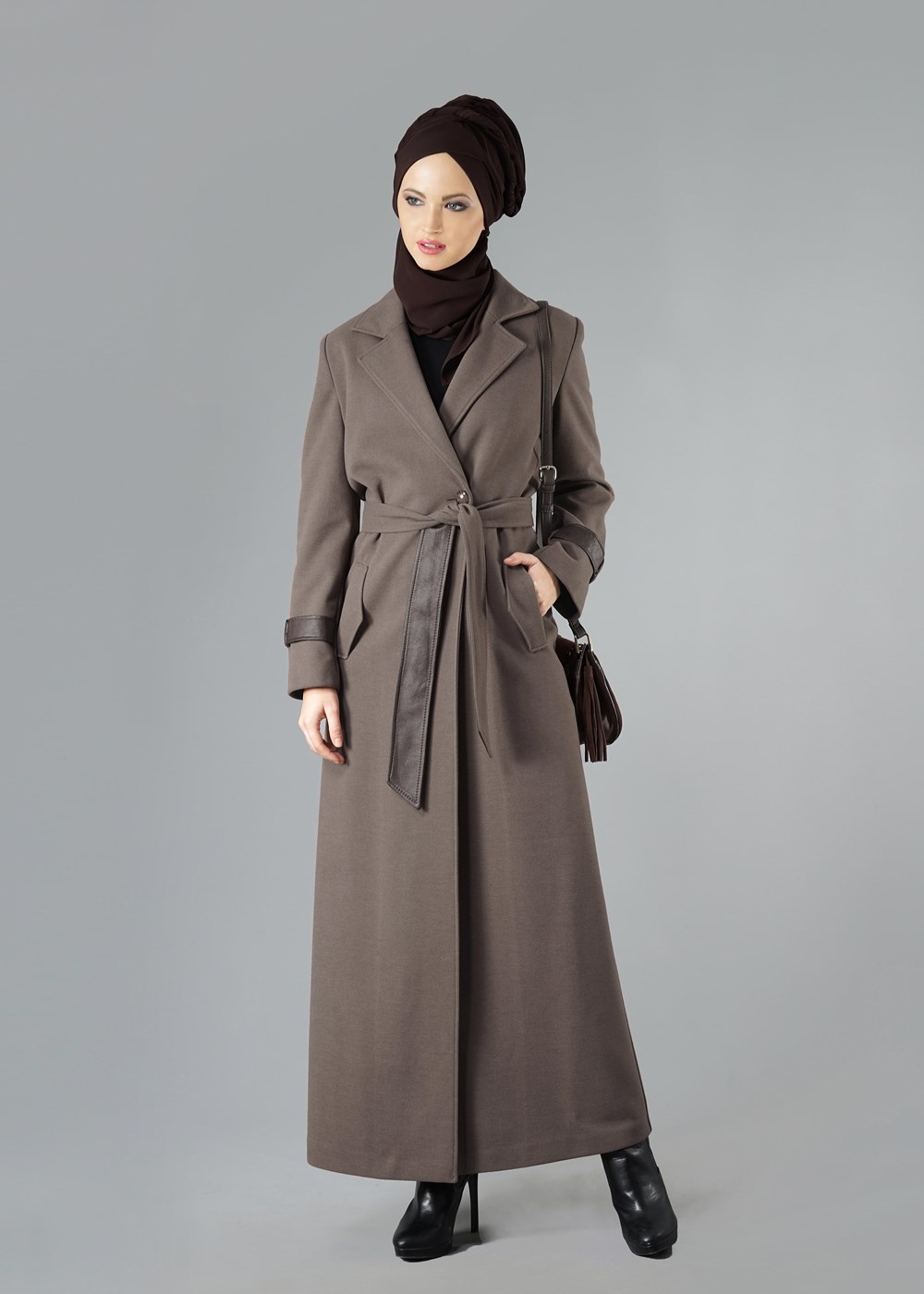 Tesettür giyim VİZON KUŞAKLI KLASİK MANTO 9324-1