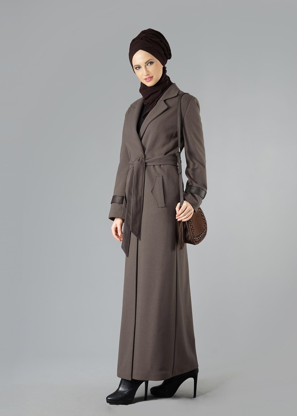 Tesettür giyim VİZON KUŞAKLI KLASİK MANTO 9324-1