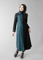 Tesettür giyim MAVİ SİVRİ YAKA İKİ RENKLİ FERMUARLI MANTO 9358 