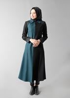 Tesettür giyim MAVİ SİVRİ YAKA İKİ RENKLİ FERMUARLI MANTO 9358 