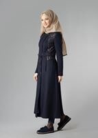 Tesettür giyim LACİVERT İŞLEMELİ BAĞCIKLI BİSİKLET YAKA MANTO 9362