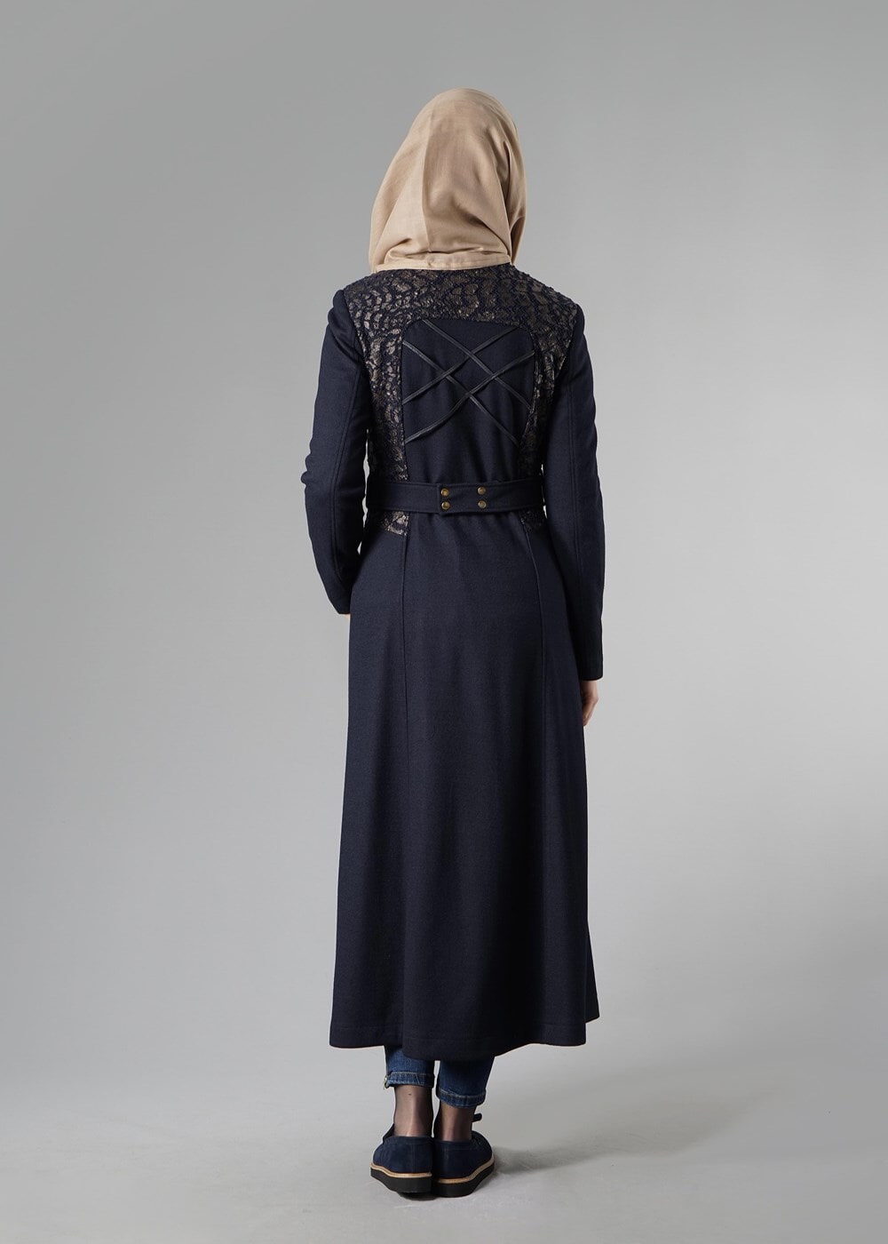 Tesettür giyim LACİVERT İŞLEMELİ BAĞCIKLI BİSİKLET YAKA MANTO 9362