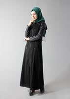 Tesettür giyim SİYAH FERMUARLI KAPÜŞONLU KOLLARI DERİ MANTO 9416