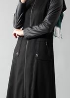 Tesettür giyim SİYAH FERMUARLI KAPÜŞONLU KOLLARI DERİ MANTO 9416