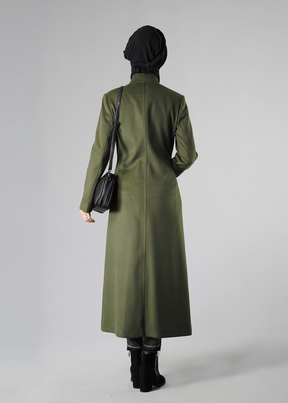 Tesettür giyim YEŞİL BALIKÇI YAKA ÜSTÜ KABARTMALI KAŞE KABAN 9431