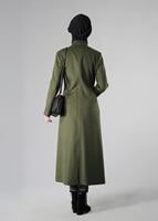 Tesettür giyim YEŞİL BALIKÇI YAKA ÜSTÜ KABARTMALI KAŞE KABAN 9431