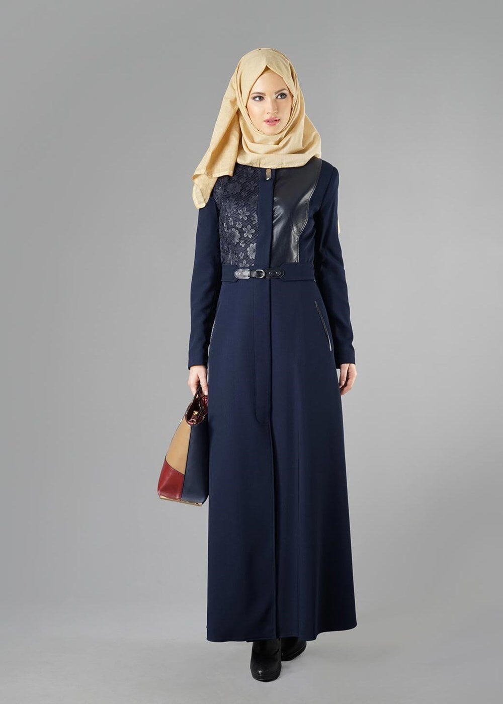 Tesettür giyim LACİVERT NAKIŞ DETAYLI PARDESÜ 1610