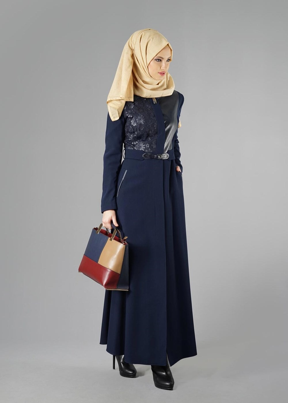 Tesettür giyim LACİVERT NAKIŞ DETAYLI PARDESÜ 1610
