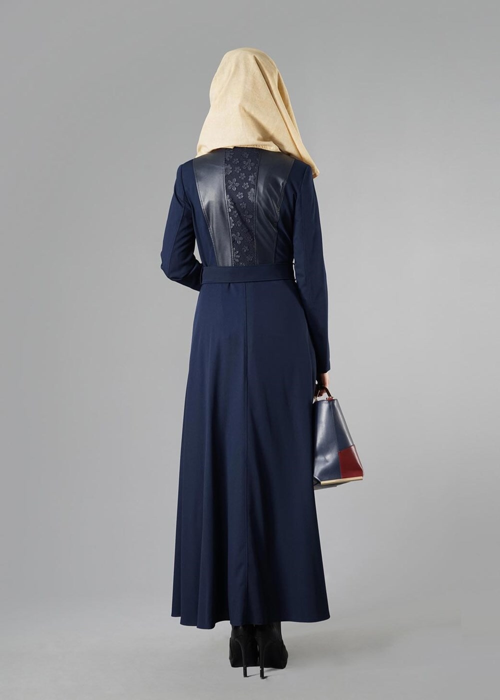 Tesettür giyim LACİVERT NAKIŞ DETAYLI PARDESÜ 1610