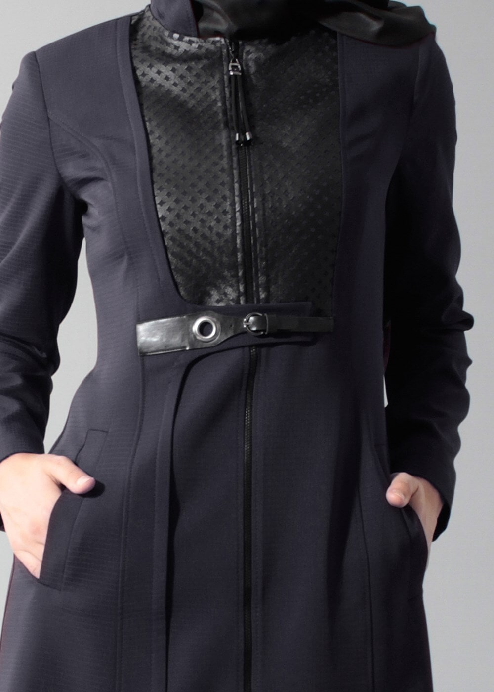 Vêtements hijab BLEU MARINE PARDESSUS À ŒILLETS 1629