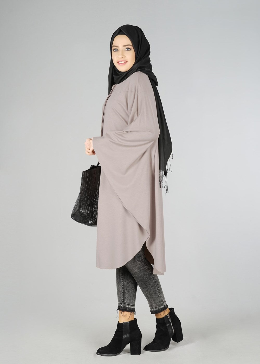 Tesettür giyim BEJ YARASA KOL TUNİK 4437 