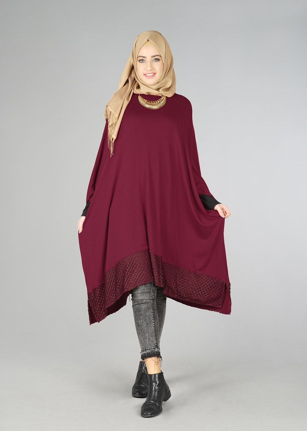 Tesettür giyim BORDO ETEK UCU DESENLİ YARASA KOL TUNİK 4483 