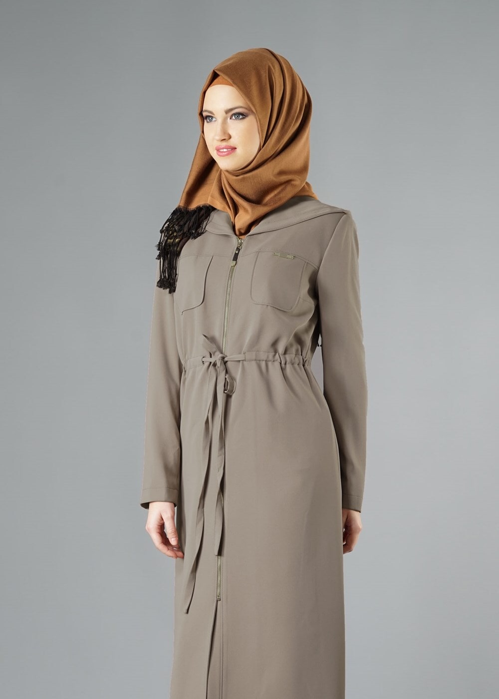 Tesettür giyim KAHVE KAPÜŞONLU BELDEN BAĞLAMALI TRENÇKOT 1373 
