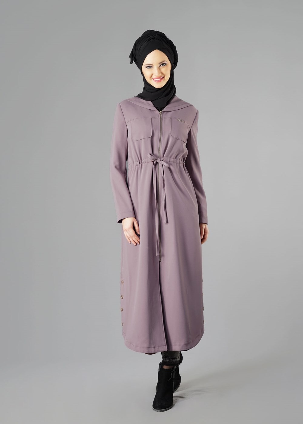 Tesettür giyim PUDRA KAPÜŞONLU BELDEN BAĞLAMALI TRENÇKOT 1373 