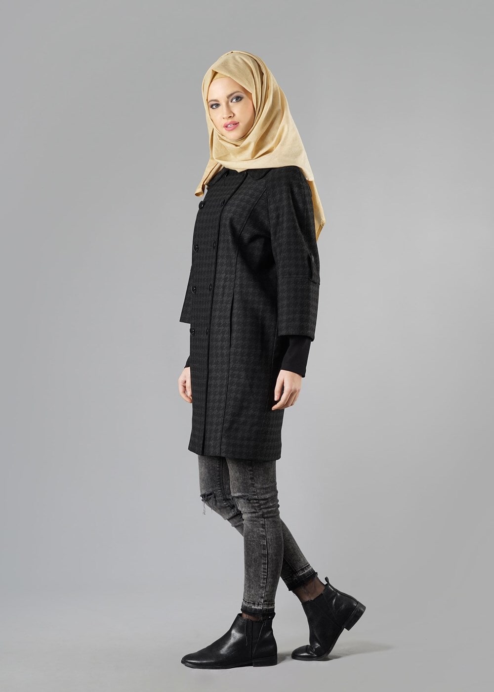 Tesettür giyim SİYAH TRUVAKAR KOL DÜĞMELİ BOL KESİM TRENÇKOT 1383