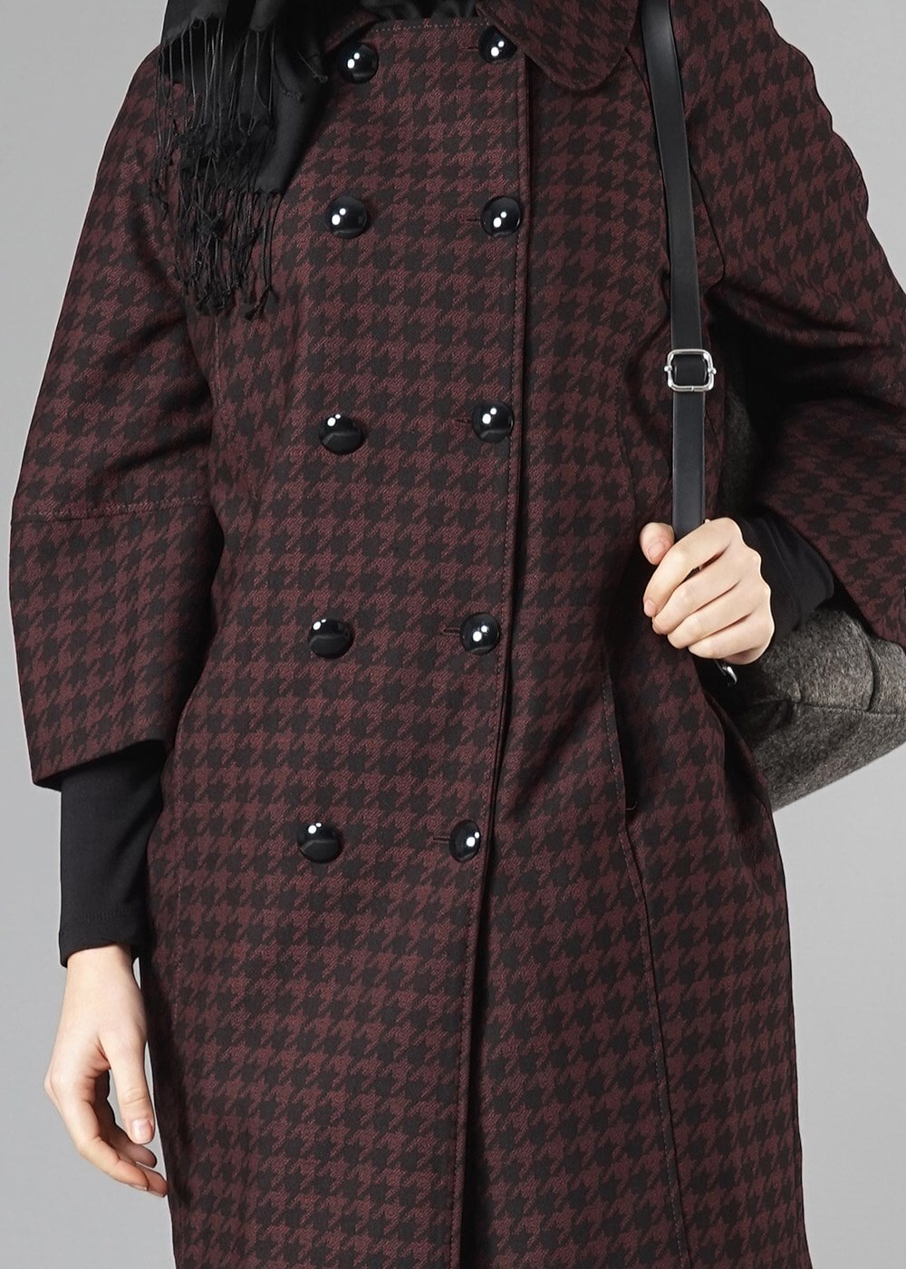 Tesettür giyim BORDO TRUVAKAR KOL DÜĞMELİ BOL KESİM TRENÇKOT 1383