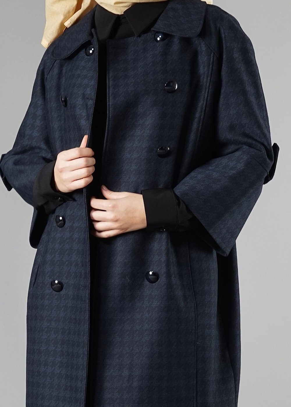 Tesettür giyim LACİVERT TRUVAKAR KOL DÜĞMELİ BOL KESİM TRENÇKOT 1383