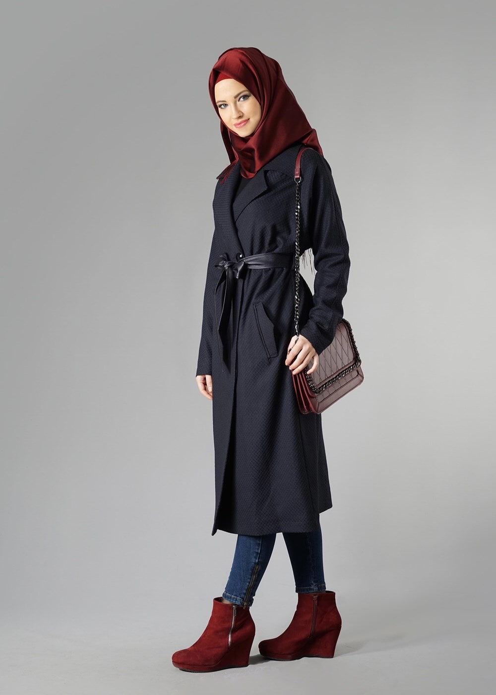Tesettür giyim LACİVERT ÇENTİKLİ YAKA KUŞAKLI TRENÇKOT 1402