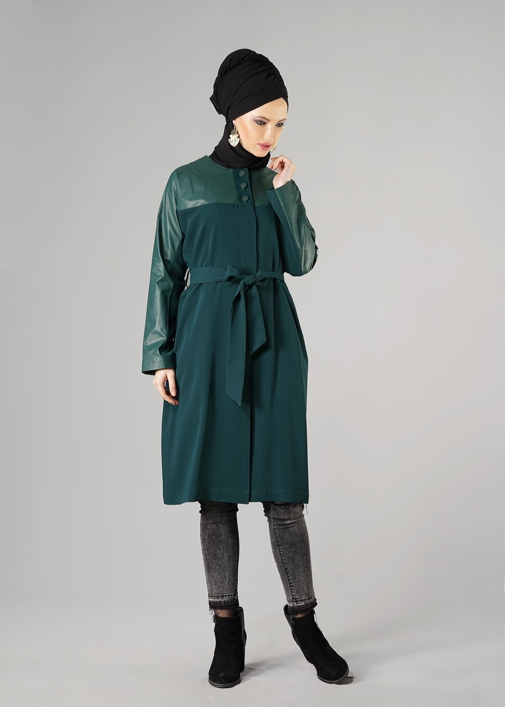 Tesettür giyim YEŞİL KOLLARI DERİ DETAYLI KUŞAKLI TRENÇKOT 1409