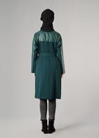 Tesettür giyim YEŞİL KOLLARI DERİ DETAYLI KUŞAKLI TRENÇKOT 1409